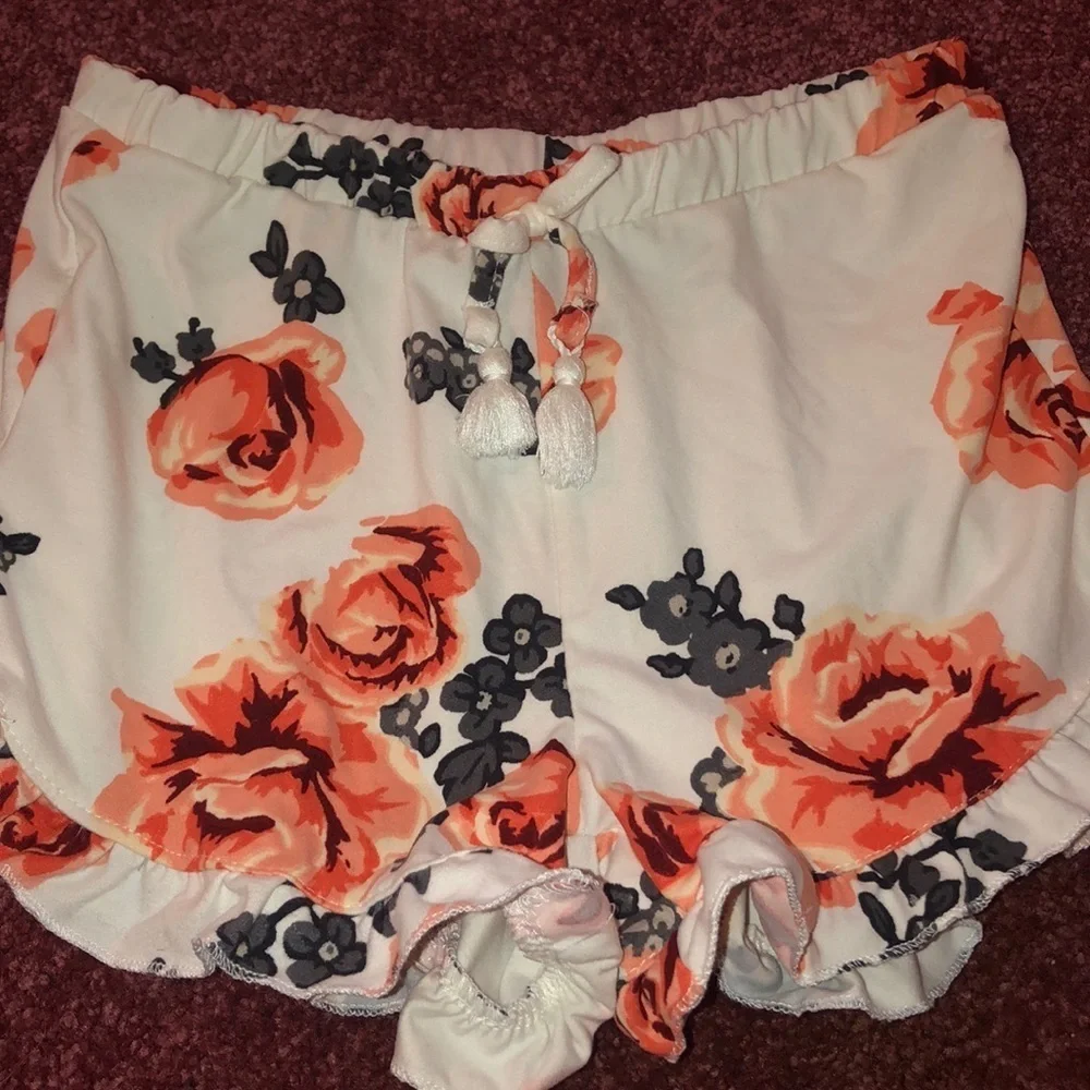First Kiss Shorts - Picture 1 of 4